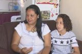 Família ingressa na Justiça após escola proibir aluno de usar cabelos longos