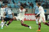 Flamengo joga mal, perde para o Grêmio e pode deixar a liderança do Brasileiro