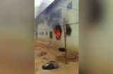 Vídeo: Incêndio em conjunto habitacional em Petrolina assusta moradores Vídeo: Incêndio em conjunto habitacional em Petrolina assusta moradores