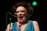 Bibi Ferreira comunica aposentadoria dos palcos