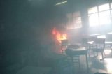 Falta de palmatória: Aluno põe fogo em prova e causa princípio de incêndio em escola