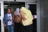 Corregedoria vai investigar policial que vestia camisa de Bolsonaro durante operação