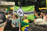 Bandeira do neonazismo é exibida em manifestação pró-Bolsonaro