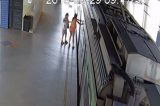 Mulher é arrastada por metrô após ter mão presa em porta de vagão; veja vídeo