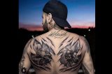 Neymar tatua Batman e Homem-Aranha nas costas