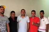 Deputado estadual eleito Tum de Casa Nova visita moradores de Uauá depois das eleições