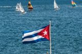 Após críticas de Bolsonaro, Cuba cancela convênio com o programa Mais Médicos