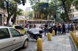 Ex-PM pega arma de policial em delegacia, mata inocente e deixa feridos