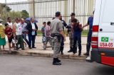 Homem invade igreja e esfaqueia fiéis durante culto