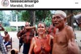 Tássia Camargo causa nas redes ao publicar foto com seios de fora em tribo indígena