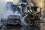 Bandidos queimam carro, ônibus, van e tratores em ataques no Ceará