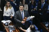 Após tomar pasta na mesa, Katia Abreu mandou flores para Davi Alcolumbre