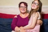 Amamentação prolongada: mãe é criticada por amamentar filha até quase 10 anos