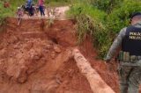 Barragem rompe e deixa 100 famílias isoladas em Rondônia