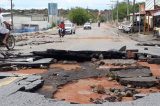 Chuvarada abre cratera na BR-235 e causa transtornos de Jeremoabo até Pombal; veja fotos