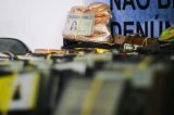 Em Olinda, mais de dois mil documentos perdidos esperam pelos donos