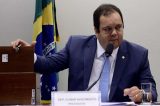 Cara de pau! Elmar Nascimento diz que partido segue independente após crise com ministro