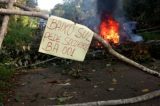Baixo Sul: Grupo fecha vias da BA-001 em protesto contra estado de rodovia