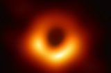 ‘Parece que Einstein acertou mais uma vez’: análise de imagem inédita de buraco negro levou 2 anos