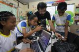 Alunos de escolas públicas do Recife produzem filmes com materiais recicláveis