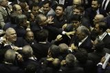 Congresso trabalha muito, não para o governo