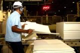 Indústria de Pernambuco produziu 2,4% a menos