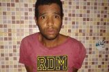 Homem é flagrado invadindo residência