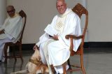 Padre celebra missa com cachorro e vira notícia internacional