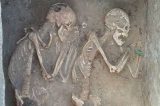 Esqueletos de ‘Romeu e Julieta’ de 4 mil anos são achados no Cazaquistão