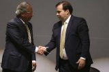 Aliados de Bolsonaro querem reaproximação com Maia