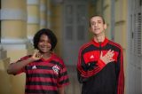 Torcedores surdos do Flamengo reagem ao gesto carinhoso reproduzido por Jorge Jesus