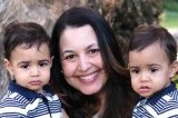 Condomínio adverte mãe por causa do choro dos filhos gêmeos