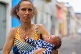 Os dias de Iriana nas ruas de Recife: com um bebê e sem documentos