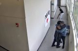 Professor evita tragédia em escola com abraço em aluno armado; vídeo!