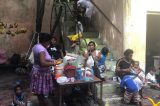 Grupo de 30 venezuelanos se refugia em Sobral, na Região Norte, em prédio abandonado