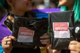 Governo catarinense veta livro de edital por ter temática LGBT+: ‘Ufanismo identitário’