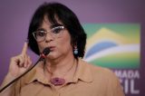 Damares insinua que Folha de S.Paulo faz parte do “crime organizado que sustenta a pedofilia”