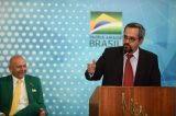 Luciano Hang diz que universidades federais estão “enfestadas” de comunistas e toma lacrada de Marcelo Semer