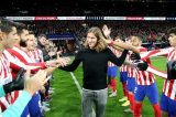 Filipe Luis, do Flamengo, é homenageado em partida do Atletico de Madrid