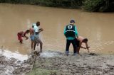 Fiscais do INEMA e IBAMA apreendem peixes em riachos de Curaçá