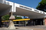 Universidades suspendem processos seletivos