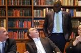 Vídeo: Bolsonaro diz que deputado negro deu uma “queimadinha” porque “demorou para nascer”