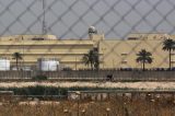 URGENTE: Base americana em Bagdá sofre novo ataque; veja vídeo
