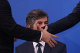 Nelson Teich passa primeiro dia no ministério sob vigilância de assessor de comunicação de Bolsonaro