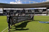 Volta às pressas de futebol no Rio ignora jogadores infectados e projeta retorno de parte do público em 10 dias
