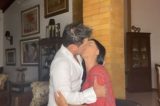 Graciele Lacerda dá beijão em Zezé Di Camargo: “Meu ponto fraco”