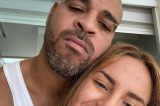 Adriano posa com nova namorada: ‘Nem cavalo aguenta’