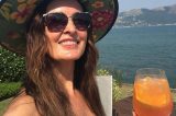 Fátima Bernardes faz 58 anos e posta foto de biquíni: “Um brinde à vida”