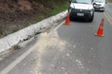 Motorista é preso após capotar carro e espalhar carga de cocaína em rodovia