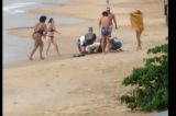 Criança atingida por raio em praia é enterrada